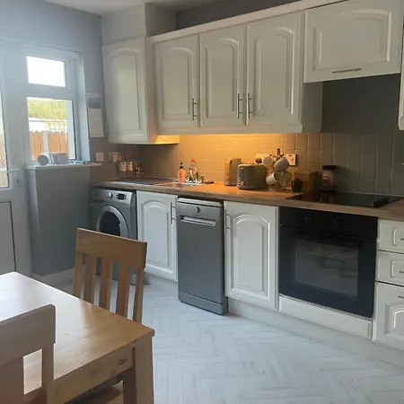 Shermount Court