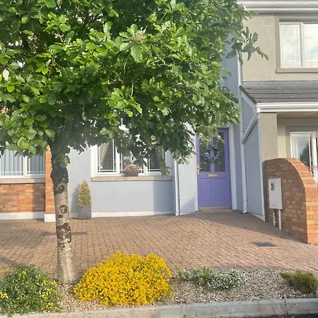 Shermount Court * Tyrrellspass